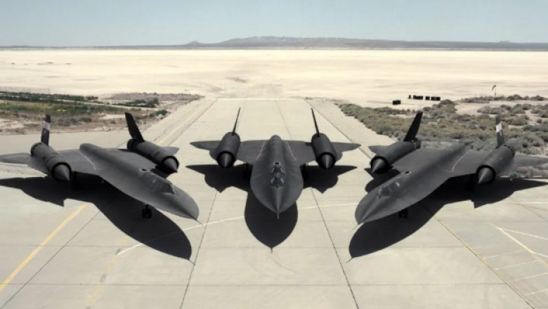 Lockheed SR-71 Blackbird – The Plane Designed to Leak | PlaneHistoria