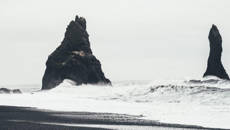 whats the current job market for apofraxeis penteli professionals like