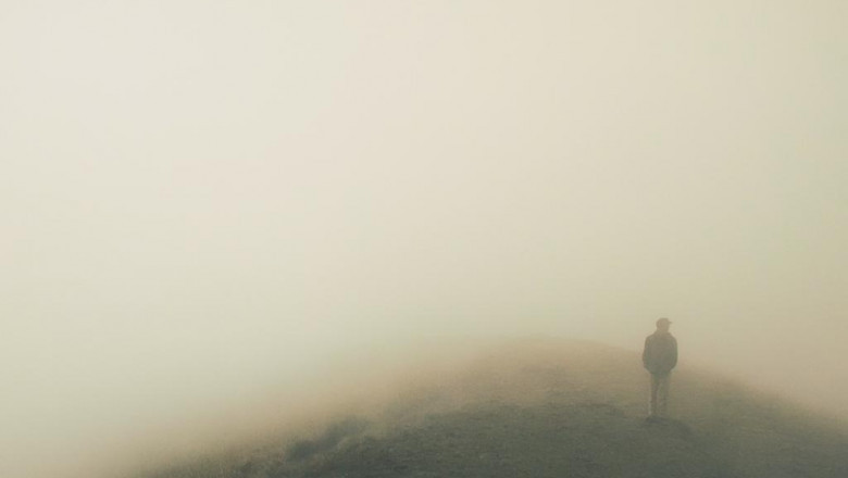 de que manera reparar una perilla de puerta suelta o una manilla de puerta floja