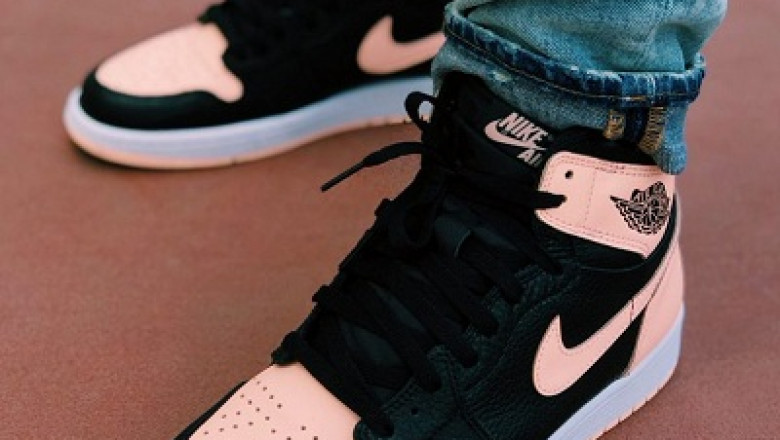 the women's Air Jordan Nike Zoom Fly 3 houses a slightly softer sockliner