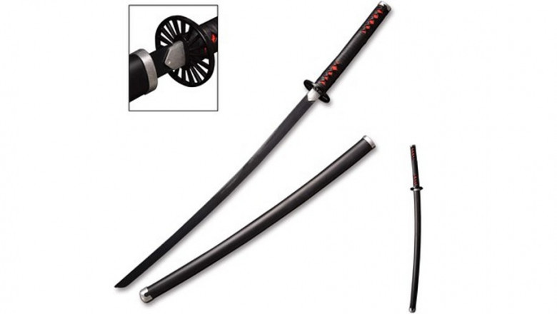 Why Collectors Should Put Demon Slayer Tanjiro Swords On Display