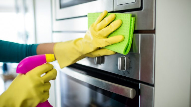Get Your Upholstery Cleaned by the Pros in End of Tenancy Cleaning Kingston!