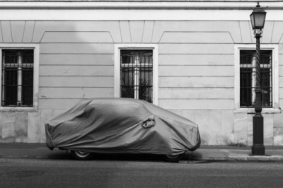 How Do You Pick the Ideal Car Cover Material?