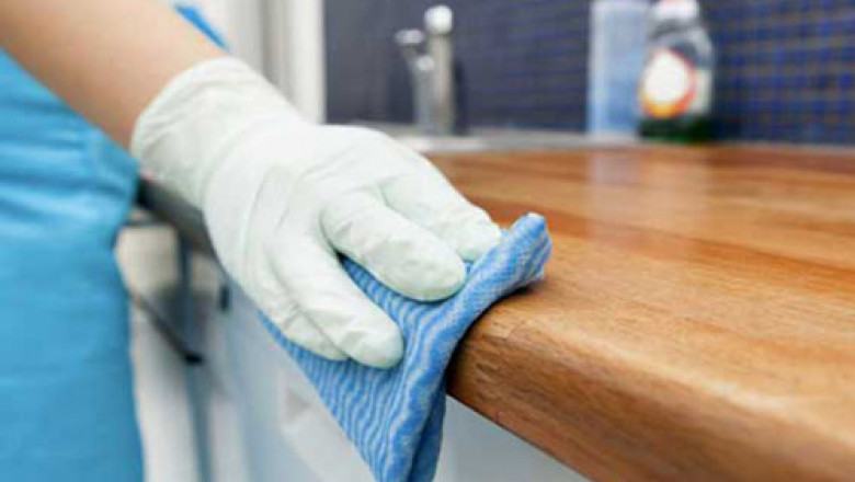 3 Things to Check Before Hiring Adelaide Bond Cleaners