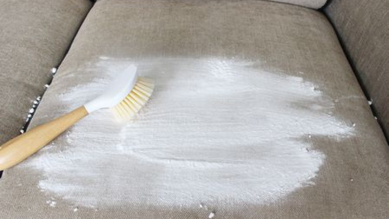 How to clean a sofa without vacuum cleaner?