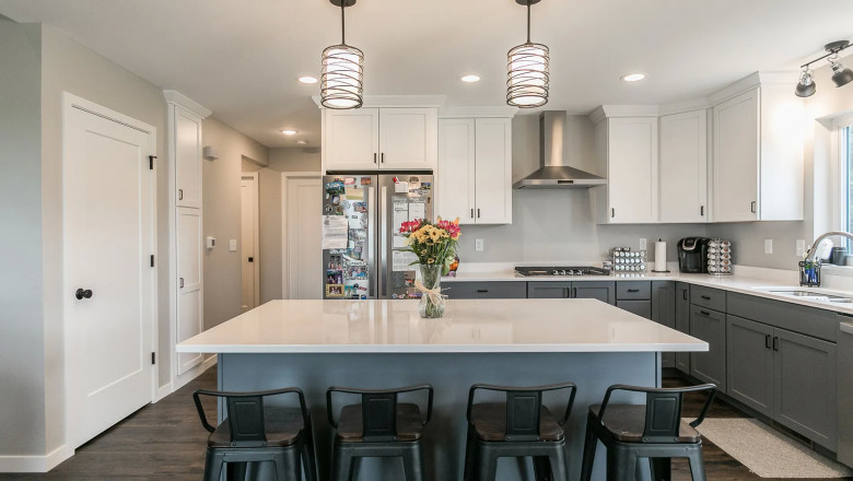 MILLS Custom Homes is Providing Custom Built Homes to Customers in Iowa City.