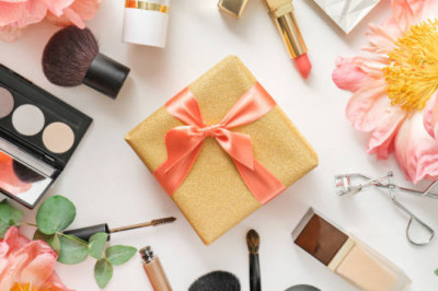 Gifting Organic Skincare For The Holidays