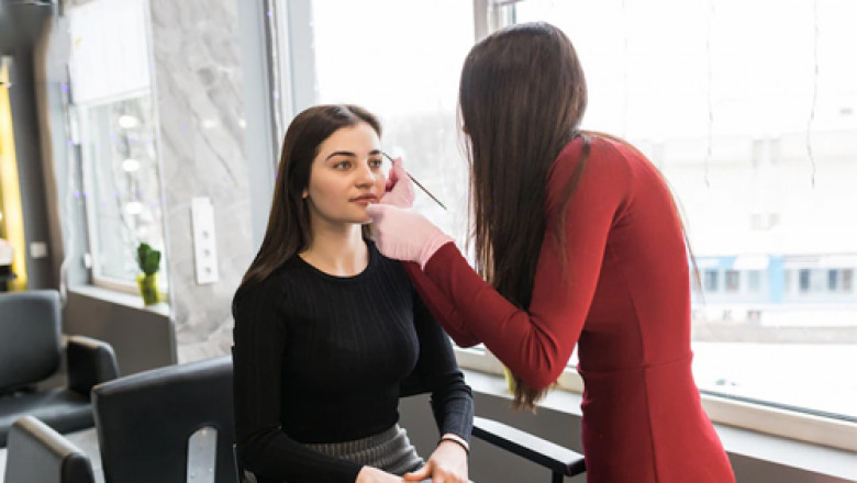 What are the Typical Characteristics of an Indian Beauty Salon?