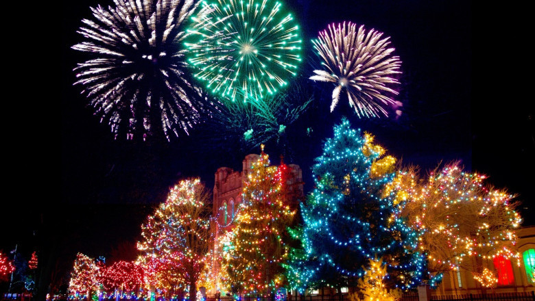 How to Cluster Christmas Lights: The Ultimate Guide