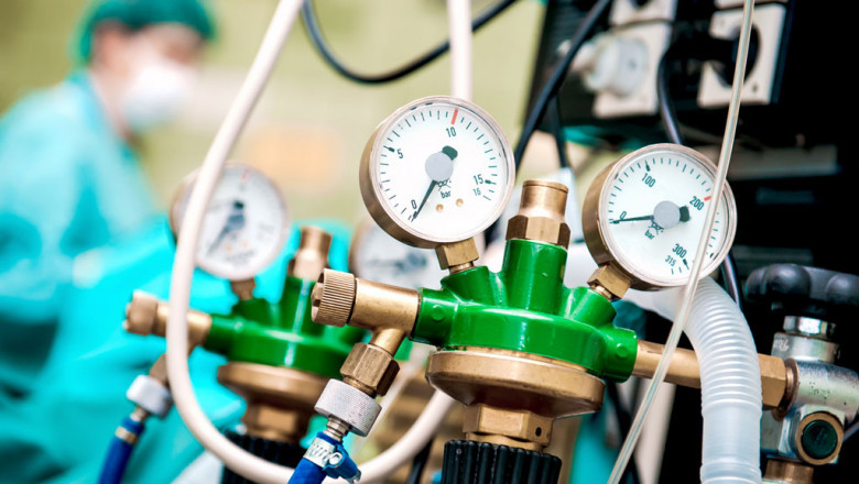 Concentrators and cylinders of compressed Medical Oxygen System settings