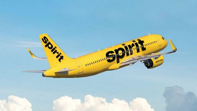 How do I talk to a live person at Spirit Airlines customer service?