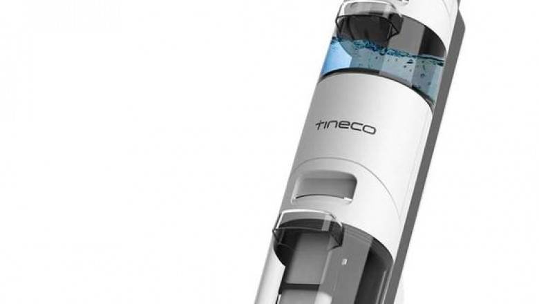 What is dry vacuum cleaner?