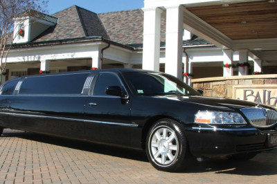 Why Is Limousine Service Orlando Better than Taxi and Uber?