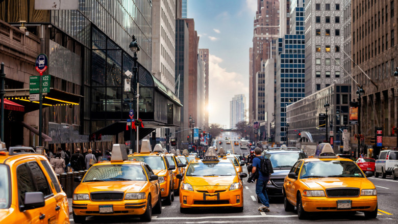 Choose Silver Service Taxi Melbourne Airport for a Safe Ride