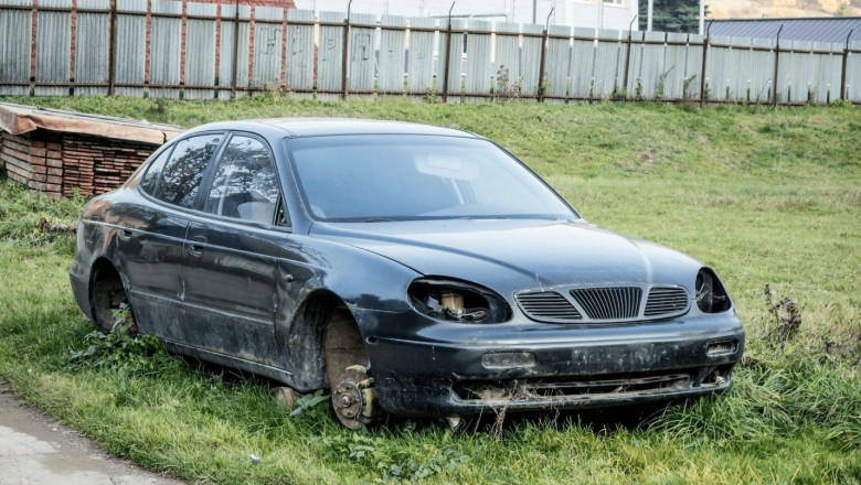 What Happens To Your Broken Car Once You Sell It For Recycling?