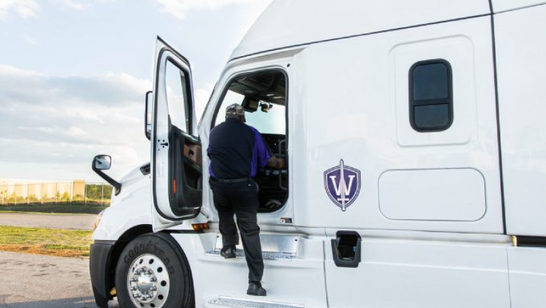 7 Reasons Why Truck Drivers Have the Best Job in the World | Warrior Logistics