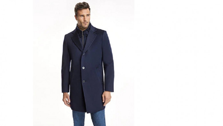 Unconventional Ways to Style a Men’s Fox Fur Coat