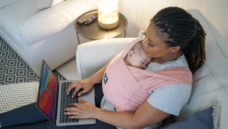 4 Holiday Gifts Perfect for First-Time Parents