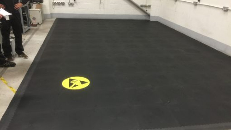The best quality high voltage synthetic mat
