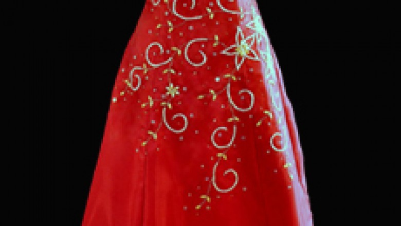 Shop now classic mestiza gown at Barongsrus.