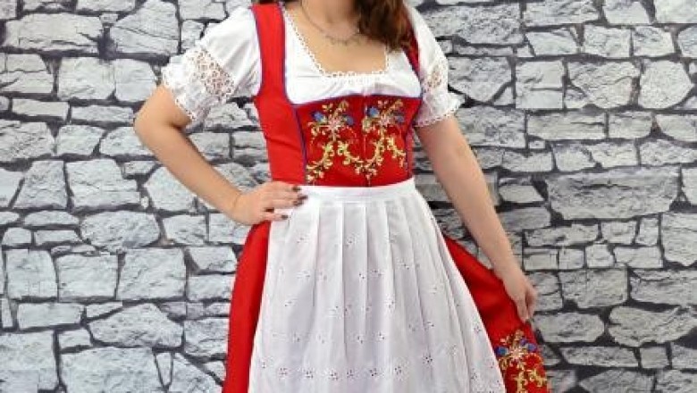 What do women wear to Oktoberfest - German dress