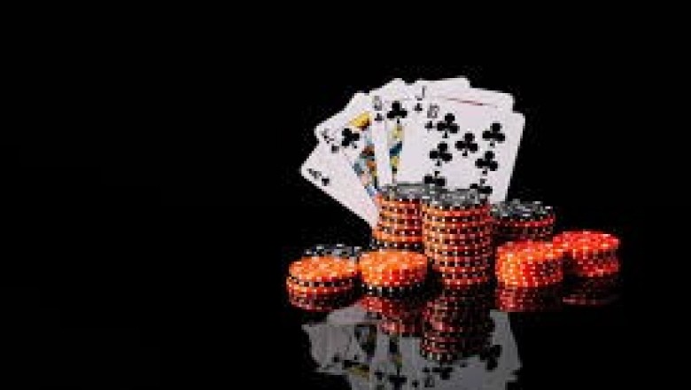 keuntungan bermain judi di situs poker online