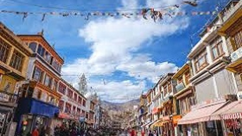 Viist Kashmir with us