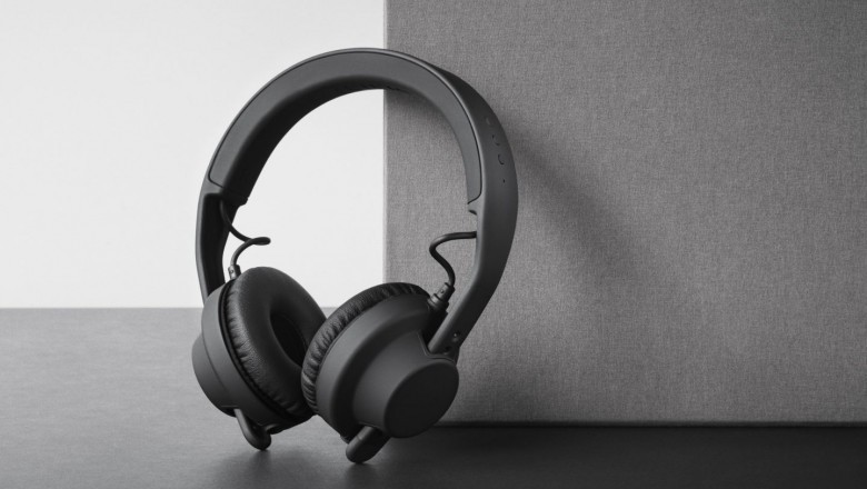 Penetration of NFCBluetooth Pairing Technology to Boost the Wireless Headphones Market