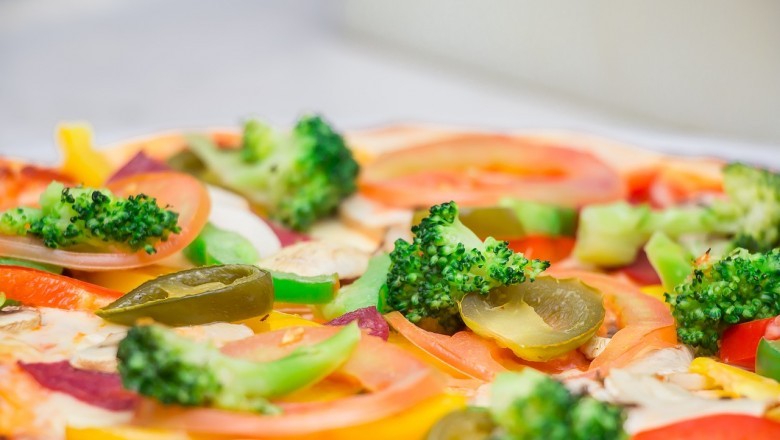 Lobster Pizza with Shallots is a craze in Atlanta