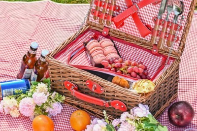 Different Uses for Wicker Picnic Baskets