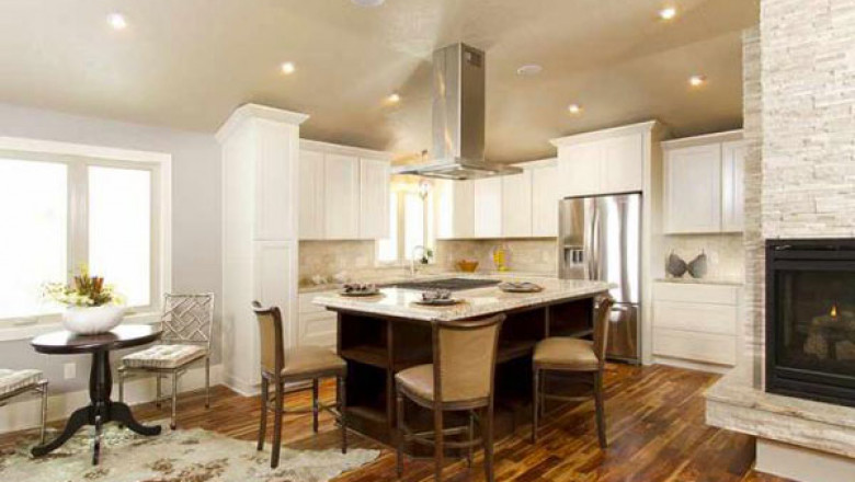 Wonderful Mystic White Cabinets for a Spectacular Kitchen