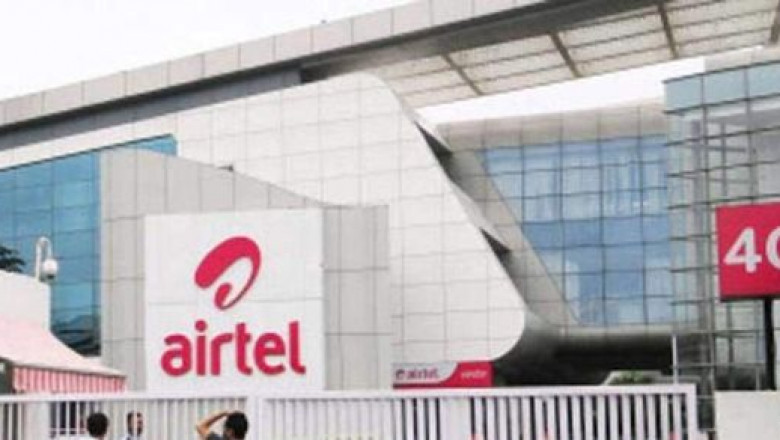 Airtel reports 3rd straight loss, hints at tariff hikes