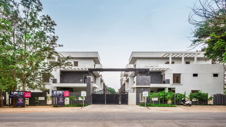 Is it better to lease or purchase Villas in Bangalore?