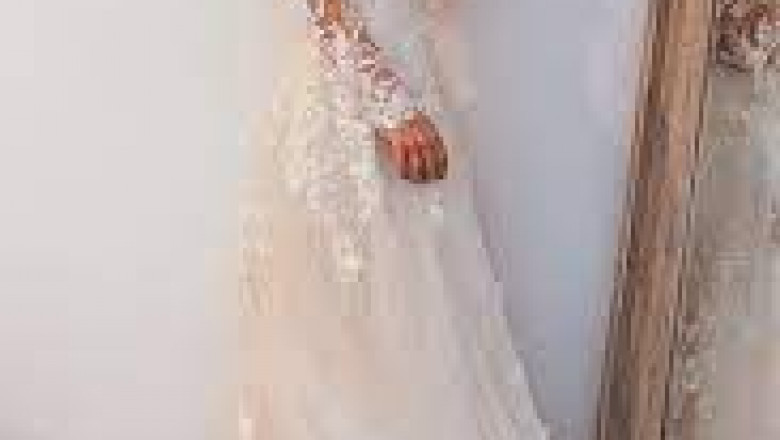 Lace Ball Gown Wedding Dress With Sleeves