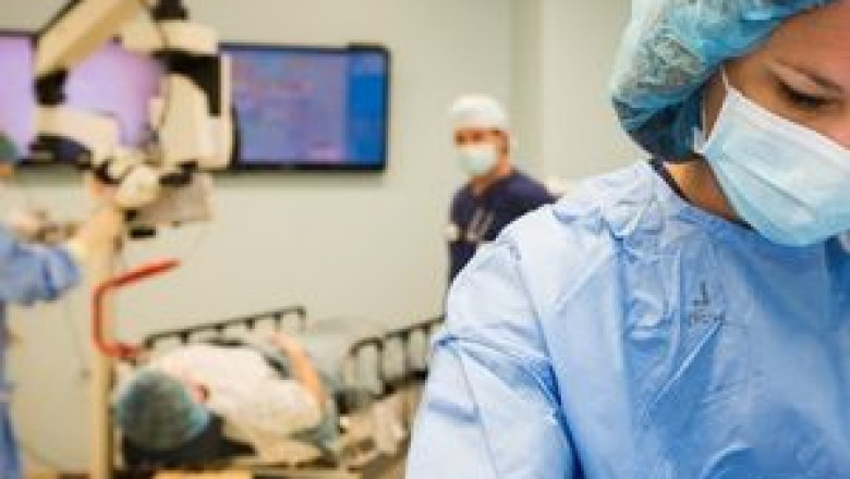 Robot-Assisted Surgical Systems Market to Soar Through End-use Industries and Push Revenues 2027