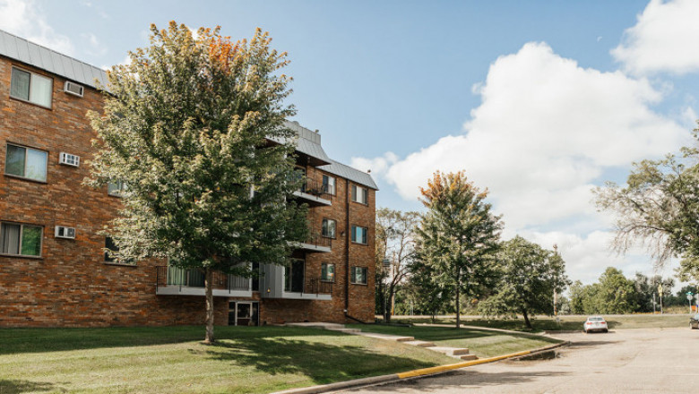 West St Paul Apartments