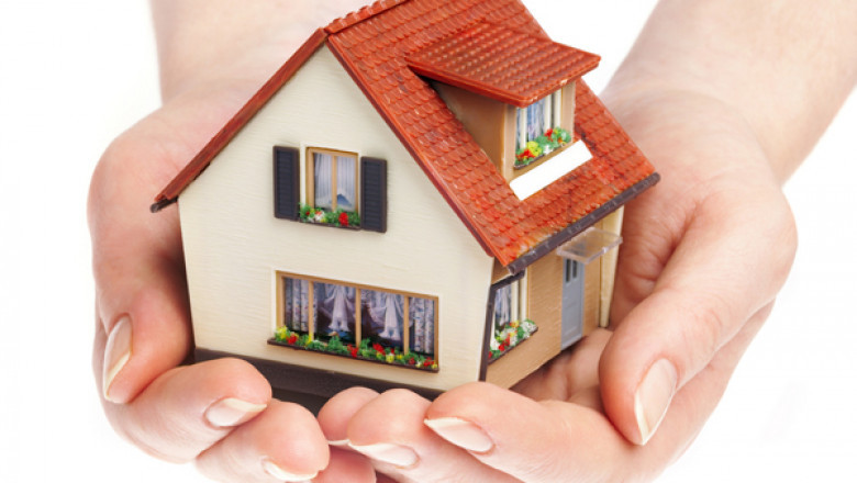 What is tenant’s insurance and what does it cover?