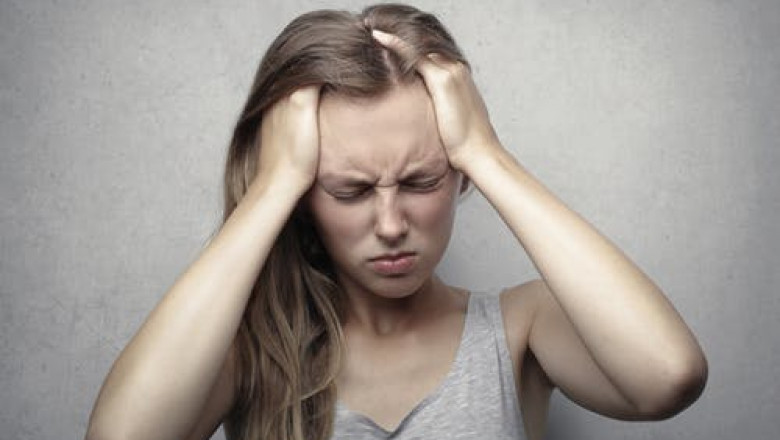 Why is it challenging to test the efficacy of biofeedback using experimental techniques?