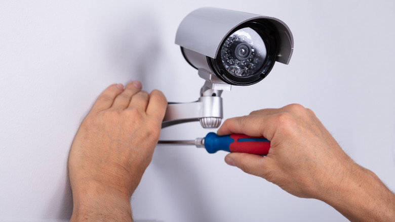 How are CCTV Cameras Installed and Positioned in Dubai?
