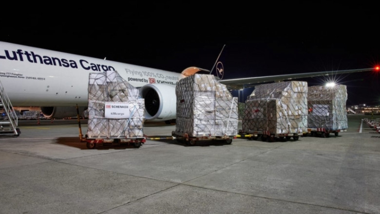 DB Schenker, Lufthansa Cargo onboard Lenovo to their CO2-neutral flights