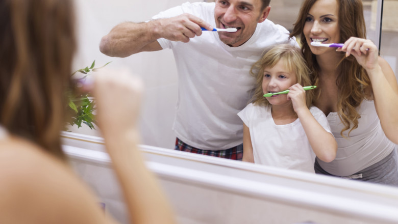 How To Properly Brush And Floss Your Teeth