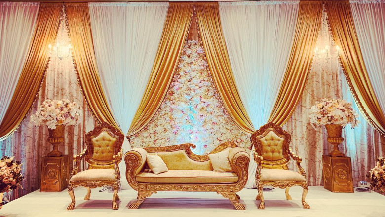 What are the various types of event management services?