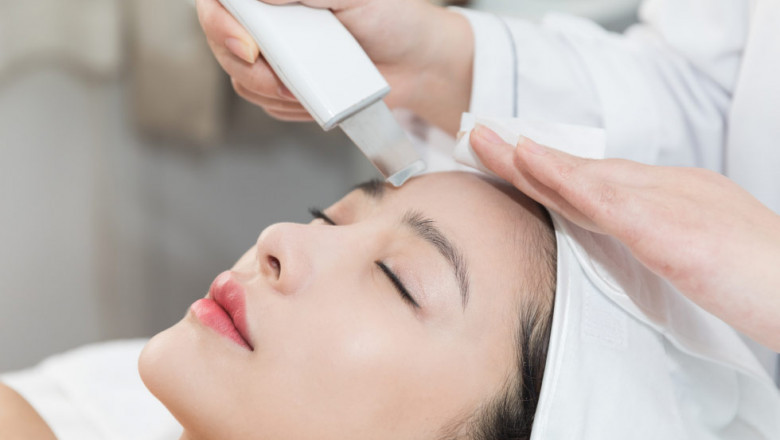 Ultrasonic Skin Scrubber For Facial Cleansing