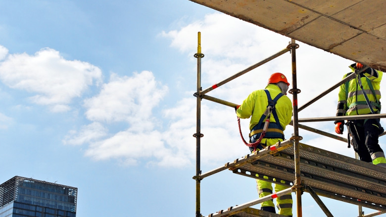 Scaffolding protection against fall