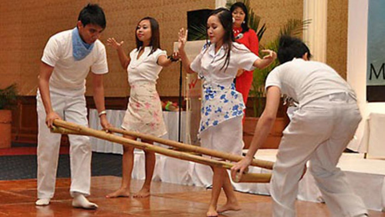 Romancing Your Way to a Filipina's Heart This New Year
