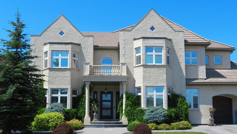 A partnership that will build houses for customers who cannot buy their dream homes