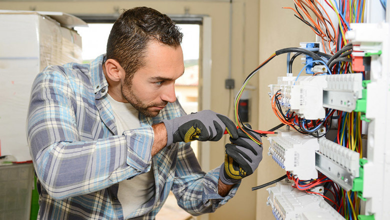 Ways to Prevent Power Surges from Damaging Electronics