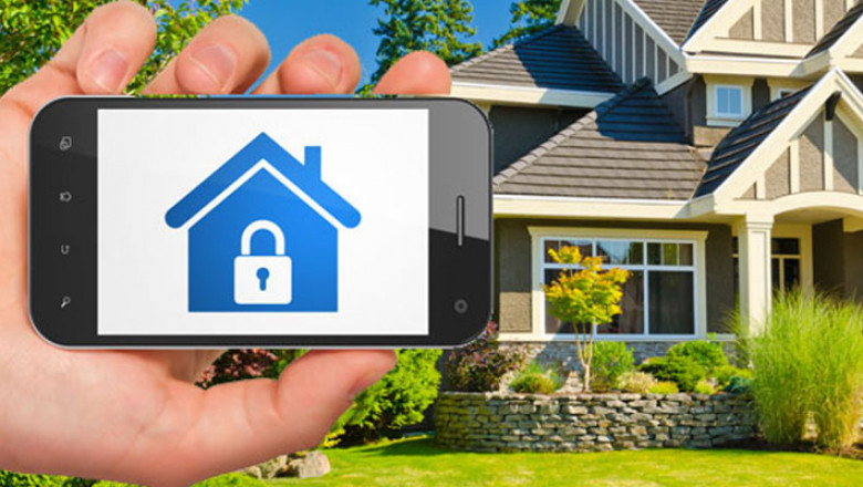 How does home security remote monitoring work?
