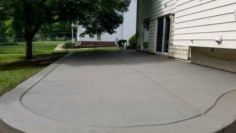 6 Reasons To Replace Your Concrete Patio in Rockford