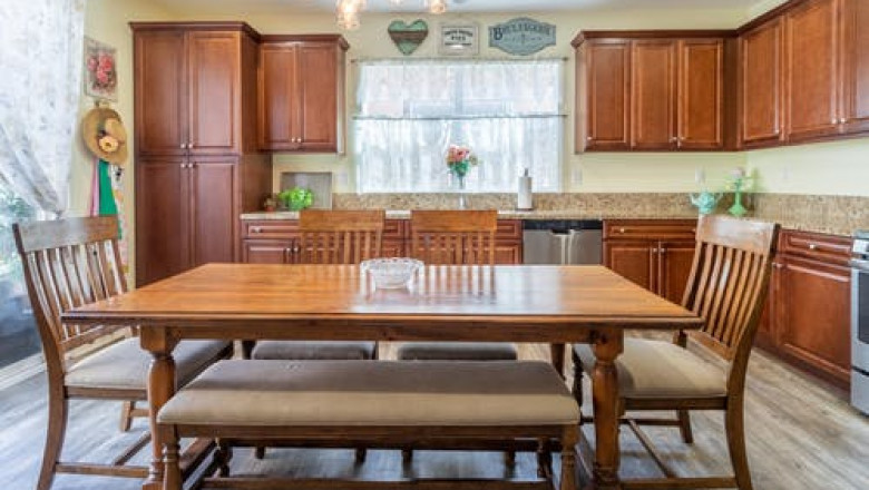 A Table For All Occasions: 4 Reasons To Have A Solid Wood Expandable Dining Table